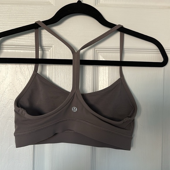 Flow Y Bra - Picture 2 of 3